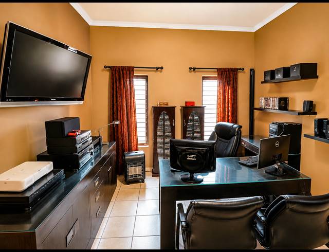 3 BEDROOM FREEHOLD FOR SALE IN BROOKLANDS LIFESTYLE ESTATE